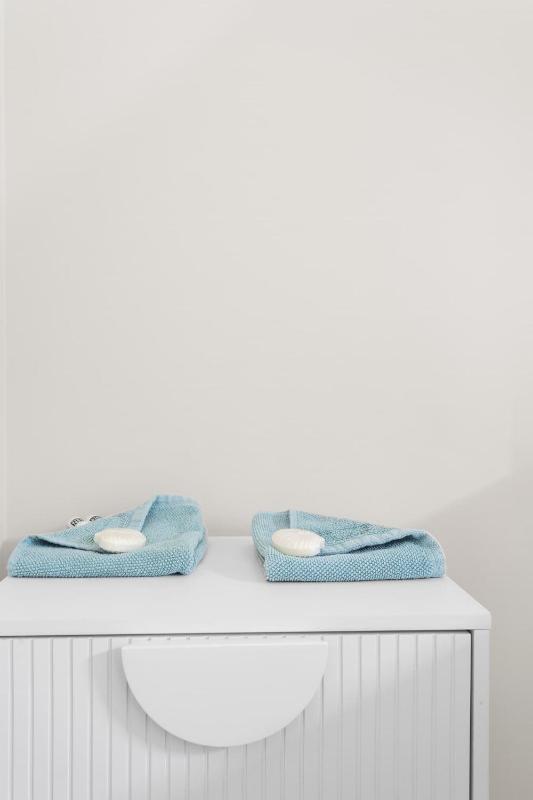 Charming Cowes Townhouse - Private Retreat on Main Street - image 14