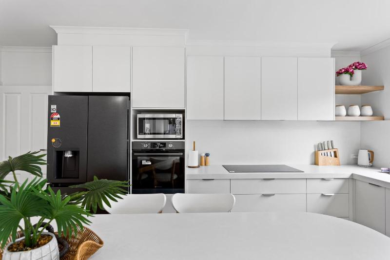 Newly Renovated Home in Heart of Cowes - image 22