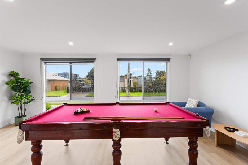 Newly Renovated Home in Heart of Cowes - image 19
