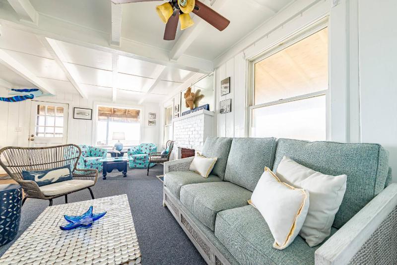 The Roaring 20's - KDH MP 6 Historic Oceanfront Cottage Sunrise Views Pets OK Flex Stays - image 7