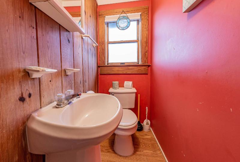 The Roaring 20's - KDH MP 6 Historic Oceanfront Cottage Sunrise Views Pets OK Flex Stays - image 29