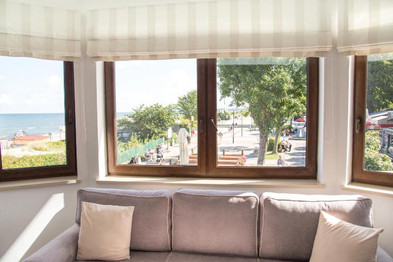 Deluxe Double Room with Promenade View image 4