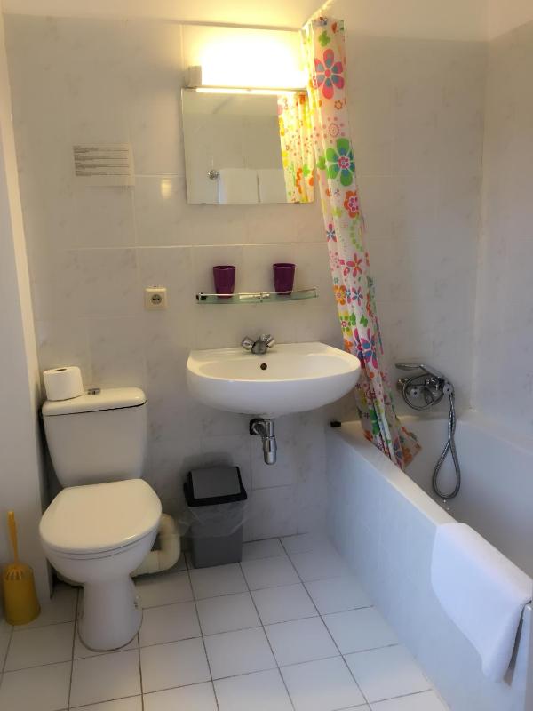Double Room with Bath image 2