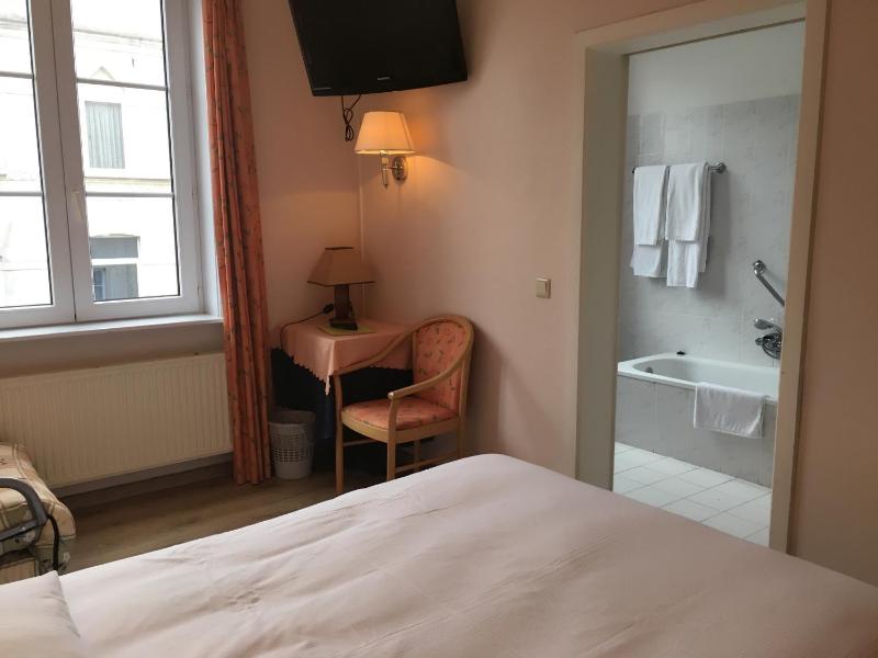 Hotel Claridge - image 17