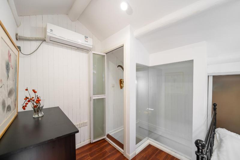 ShiGuang - Timeless Airy Lane House with Rooftop View - image 12
