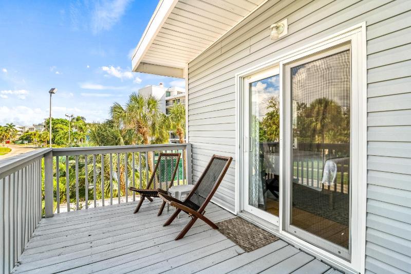 Tropical Retreat - image 33