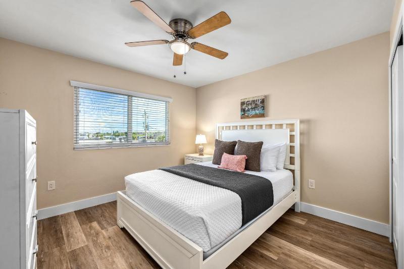 Dolphin Resort - 123 - image 18
