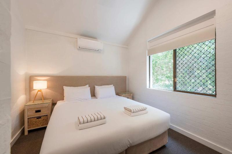 Bayshore Bungalow 8 - Oceanstays - image 6