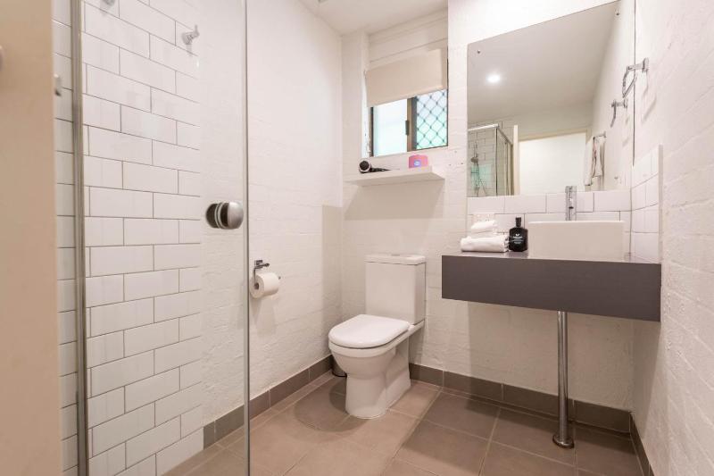Bayshore Bungalow 8 - Oceanstays - image 14