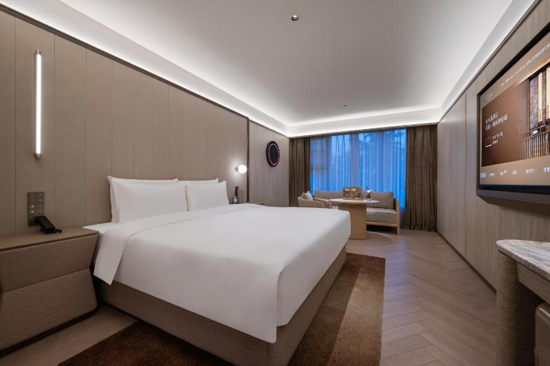 Crystal Hotel Qingdao Badaguan Scenic Area - image 12