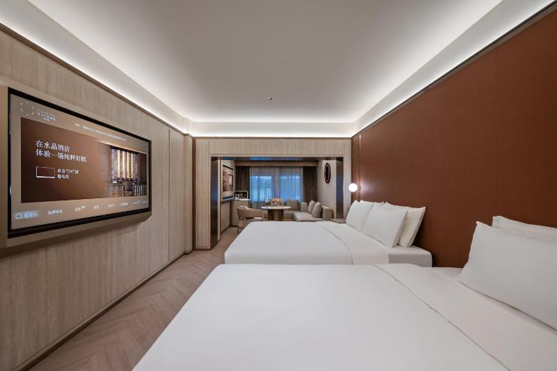 Crystal Hotel Qingdao Badaguan Scenic Area - image 9