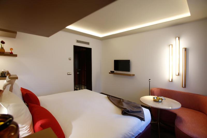 Two Connecting Double Rooms image 2