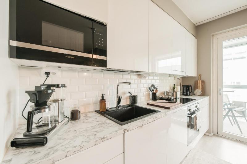 Stylish 2BR with Balcony AirCon 24h Shop - image 10