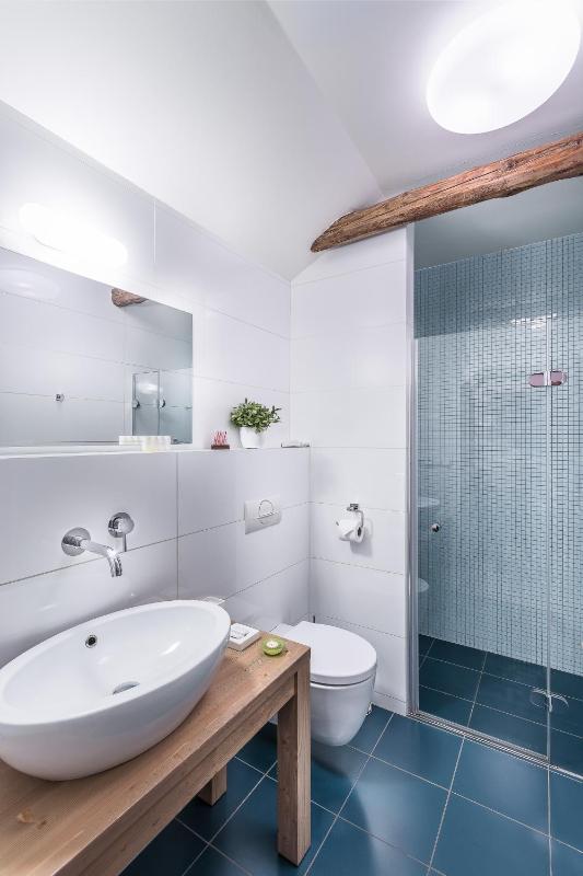 Double Room with View image 3