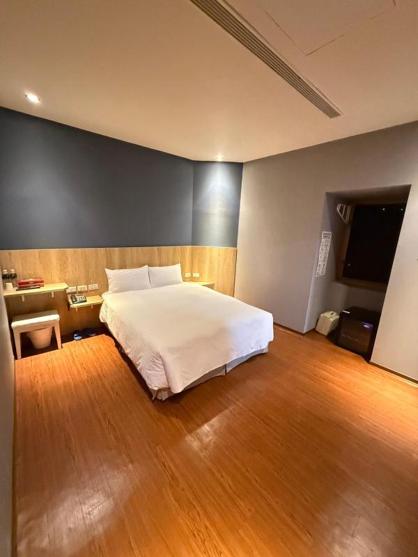 The Prince Hotel - image 4