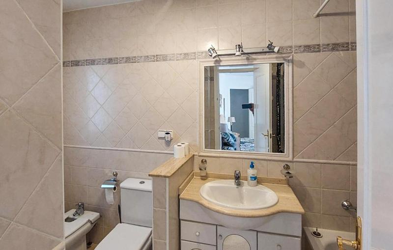 Nice Home In Orihuela Costa - image 7