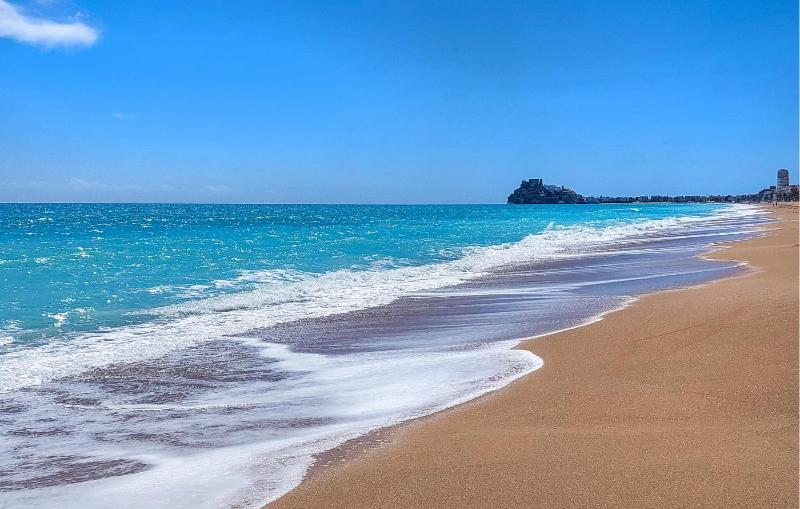 Gorgeous Apartment In Peníscola With Wifi - image 12