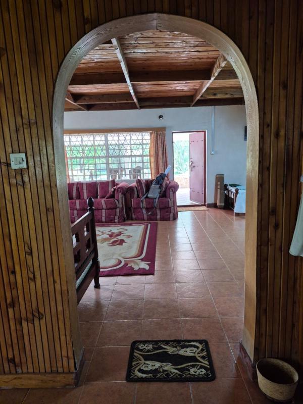 Kitengela Farmhouse - image 4