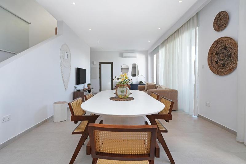Princess Margaret Luxury Villa - image 8