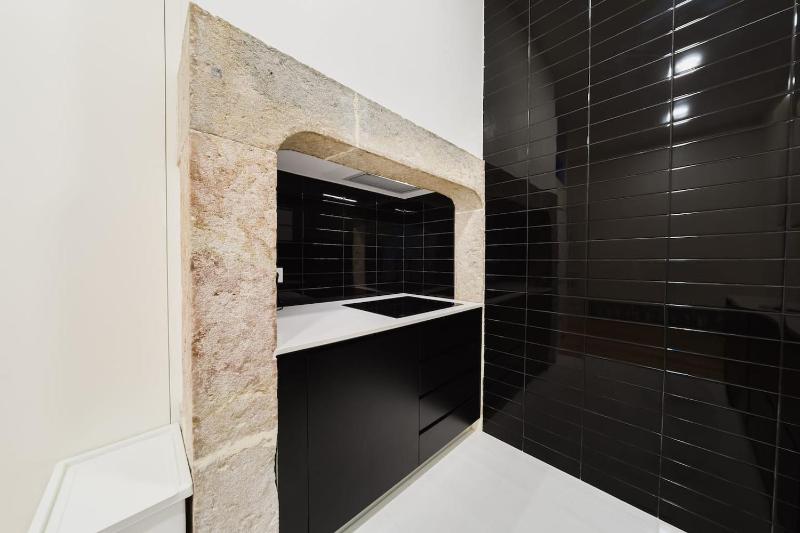 Heart of Lisbon Luxury Stay for 10 wAC - image 11