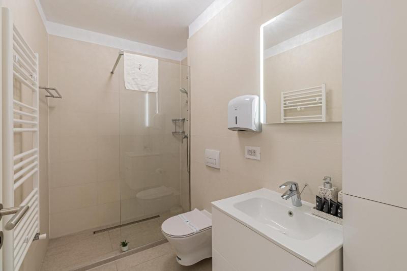 Cozy Premium Suites - Coresi Mall - image 5