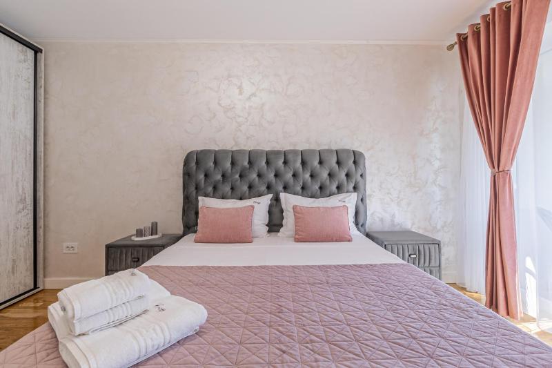 Cozy Premium Suites - Coresi Mall - image 8