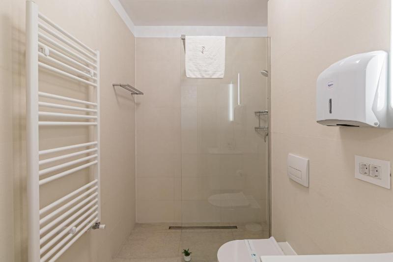 Cozy Premium Suites - Coresi Mall - image 2