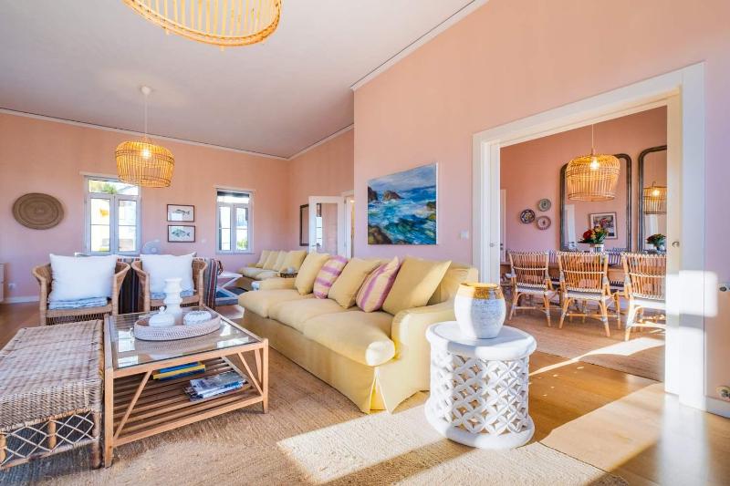 Saboia -Spacious Gorgeous Apartment - image 25