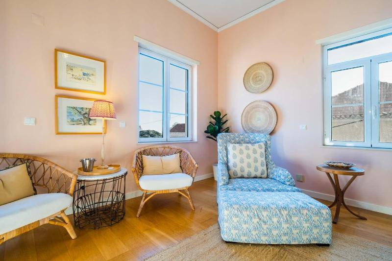 Saboia -Spacious Gorgeous Apartment - image 5