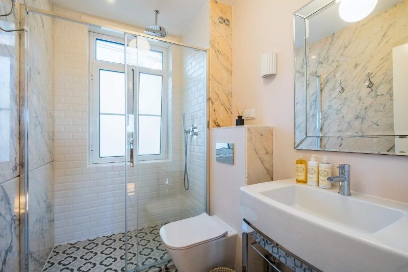 Saboia -Spacious Gorgeous Apartment - image 4