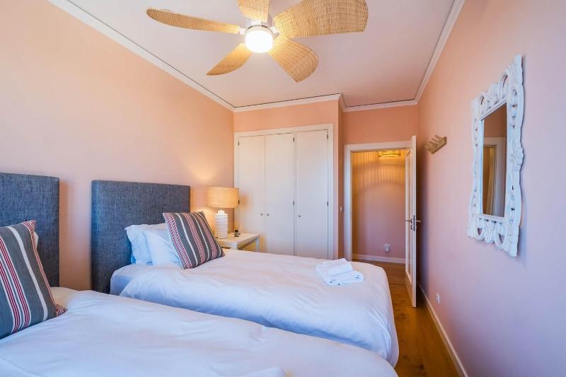 Saboia -Spacious Gorgeous Apartment - image 37