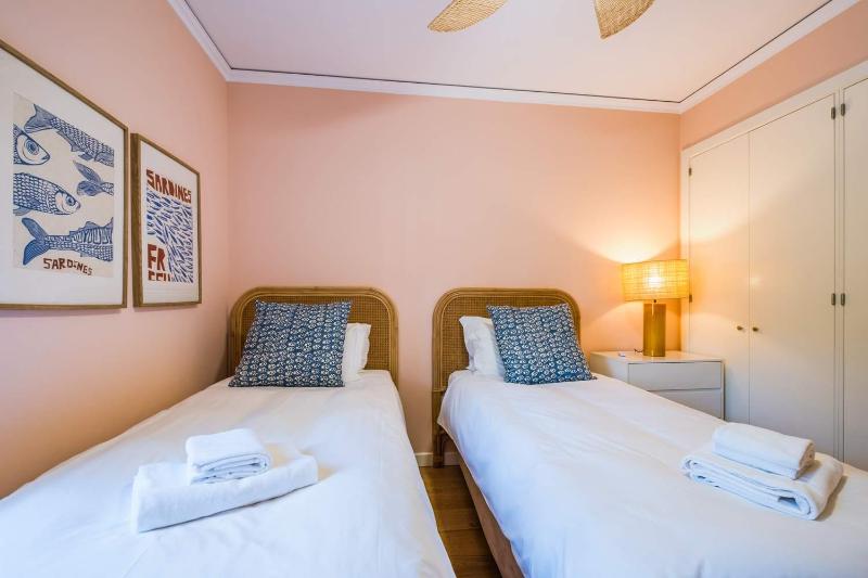 Saboia -Spacious Gorgeous Apartment - image 8