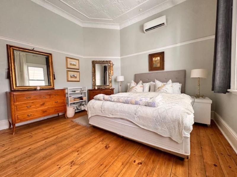 Charming Victorian Retreat - image 10