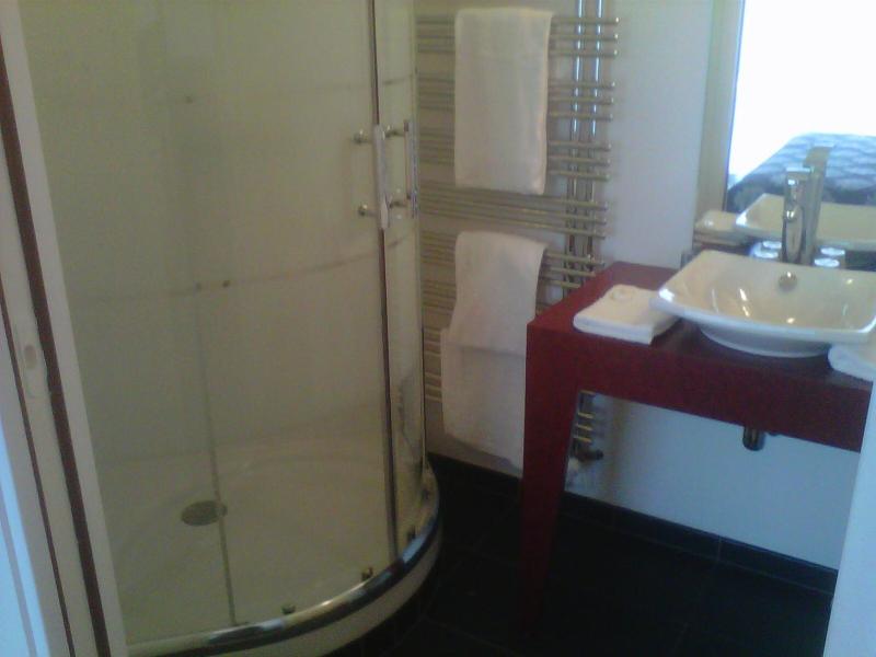 Double Room image 4