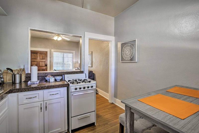 Cozy Apt W Patio Bankers Hill SD - image 7