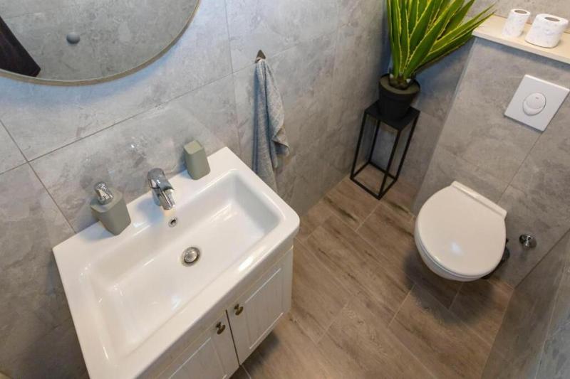 Apartment Coastal Urban Nest - image 16