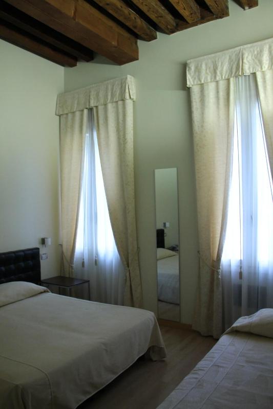 Triple Room image 3