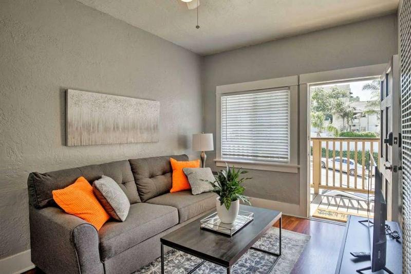 Apt in San Diego - image 6