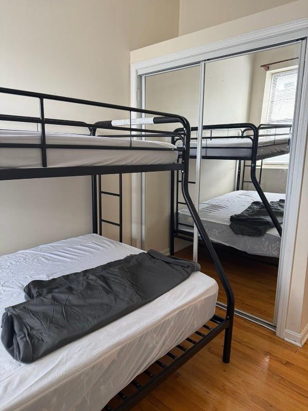 Two Bedroom West Loop - image 15
