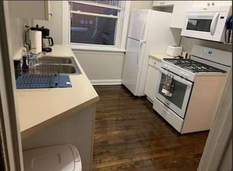 North Chicago Home - image 13