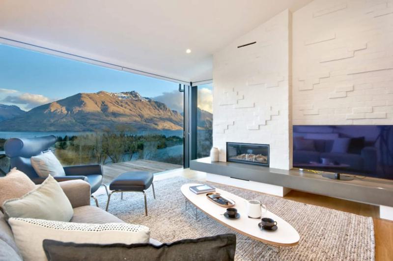 Tikoke Heights stunning views - image 1