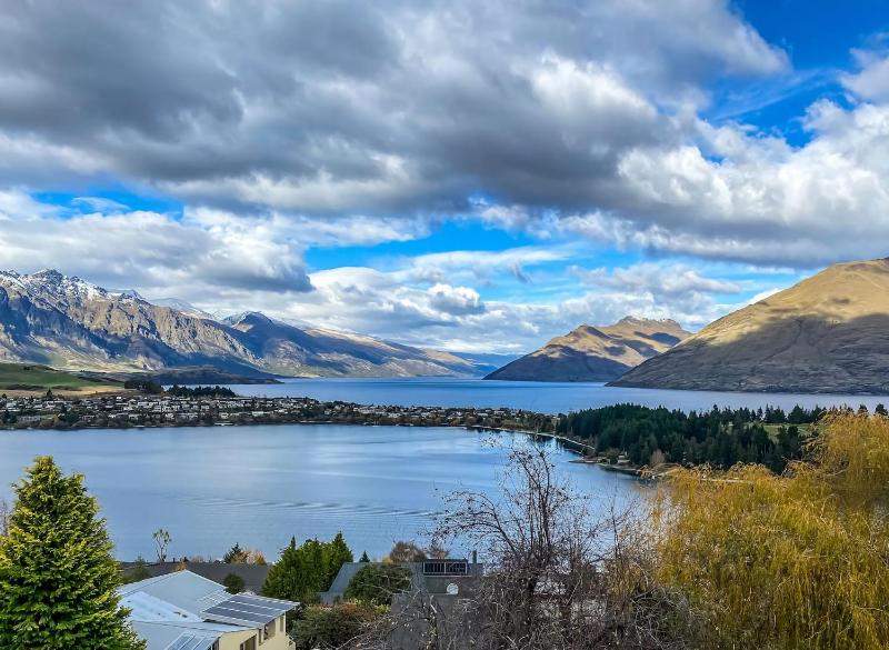 Tikoke Heights stunning views - image 18