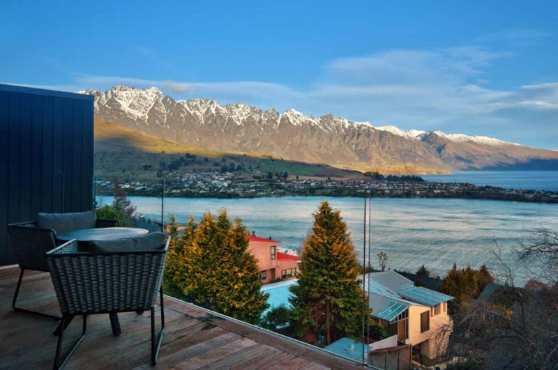 Tikoke Heights stunning views - image 17