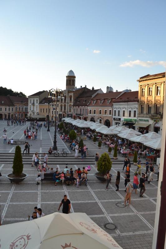 Double Room with view towards Piata Sfatului image 2