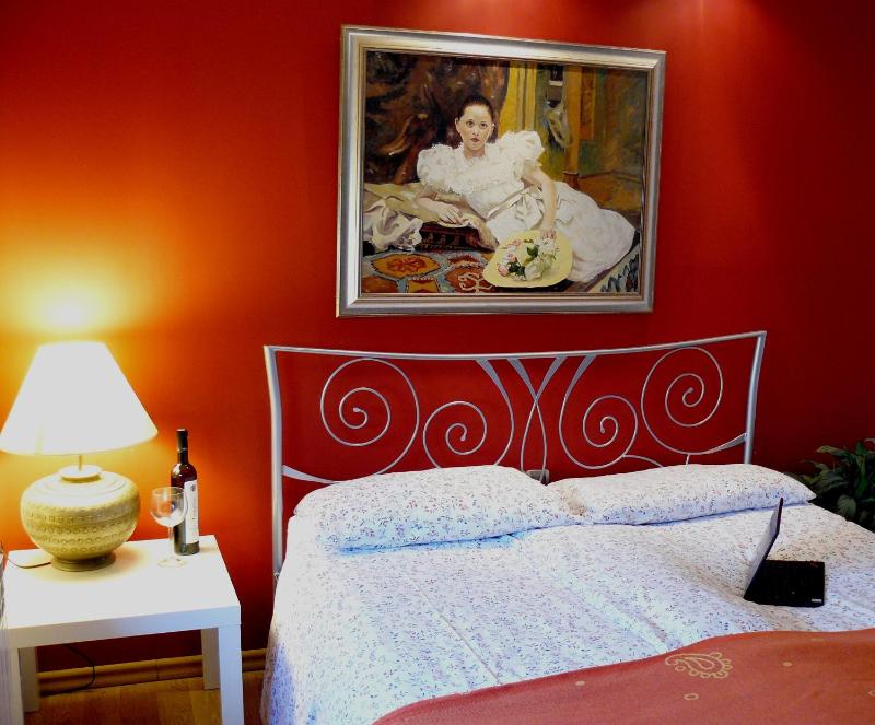 One-Bedroom Apartment image 3