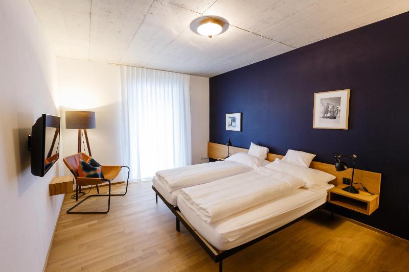 Double or Twin Room image 3