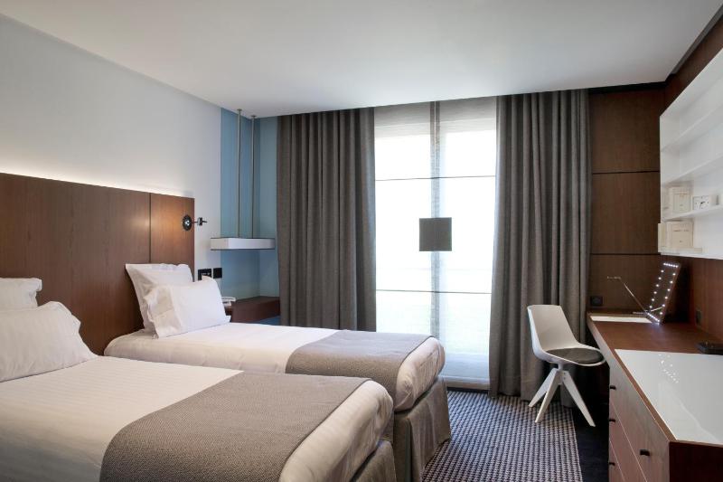 Deluxe Double Room image 1