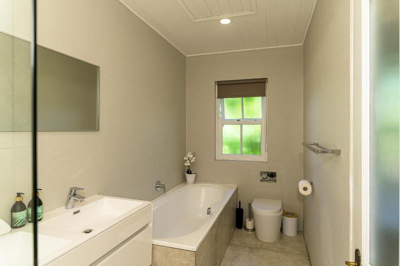 Villa Blu Guesthouse - image 10