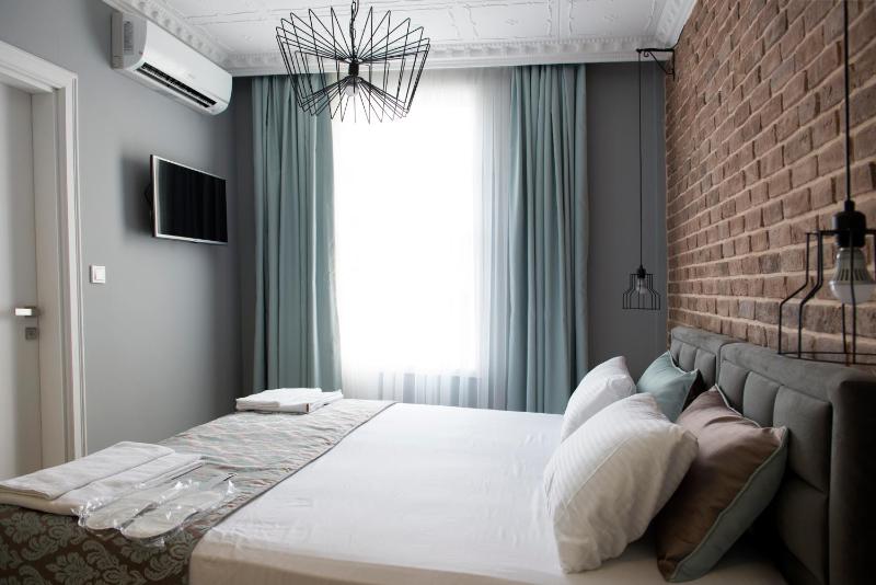 Deluxe Double Room image 3