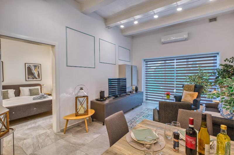 Luxury 2bedroom house with large back yard RABE1-2 - image 16